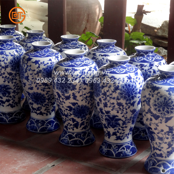 Hand drawn ceramic vases by Bat Trang Ceramics Group 
