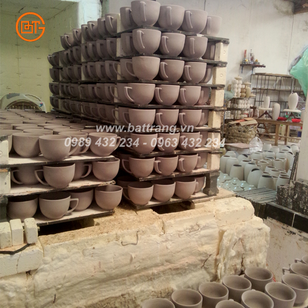 Small baking oven at a factory of Bat Trang Ceramics Group