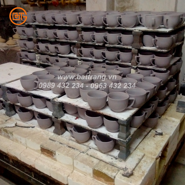 Small baking oven at a factory of Bat Trang Ceramics Group
